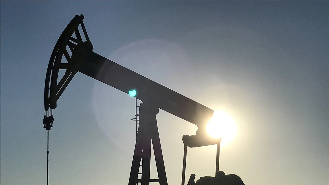 Нефть вливается в бюджет: как высокие цены на сырье сказываются на экономике РФ