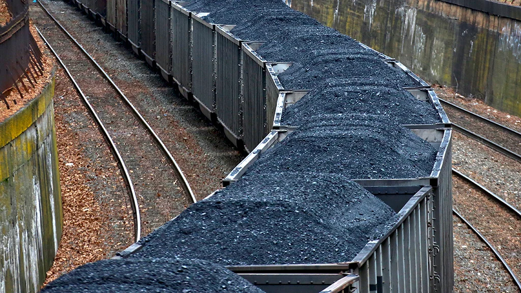 Поставки российского угля в Китай сократились в марте на 21%